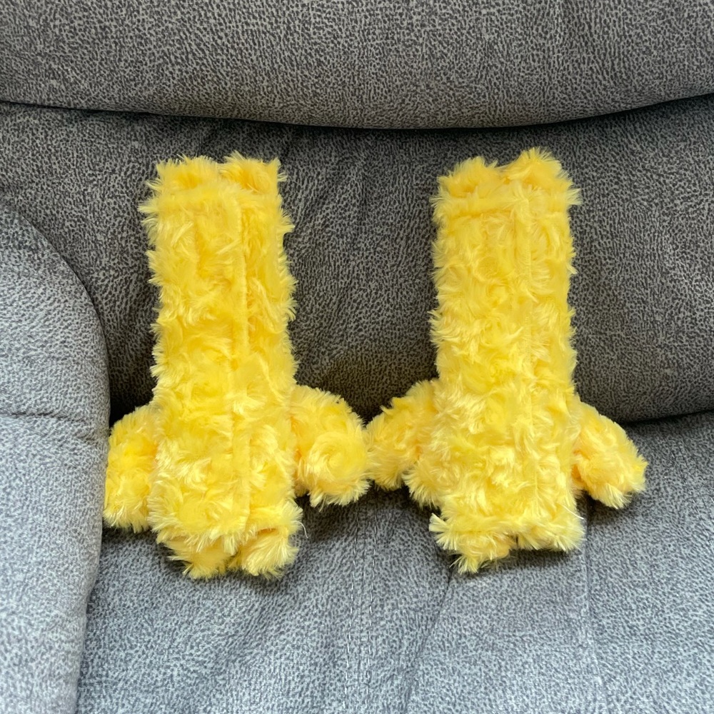 Fuzzy Pompompurin Seatbelt Covers Set - Picture 3 of 4